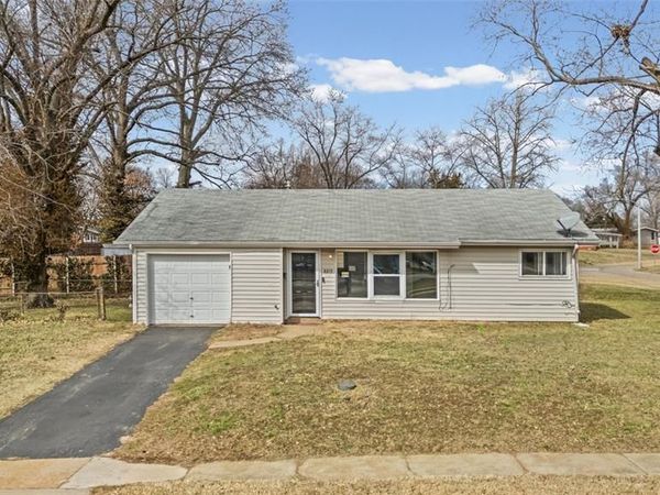 8379 Midwood Avenue , St Louis, MO 63134