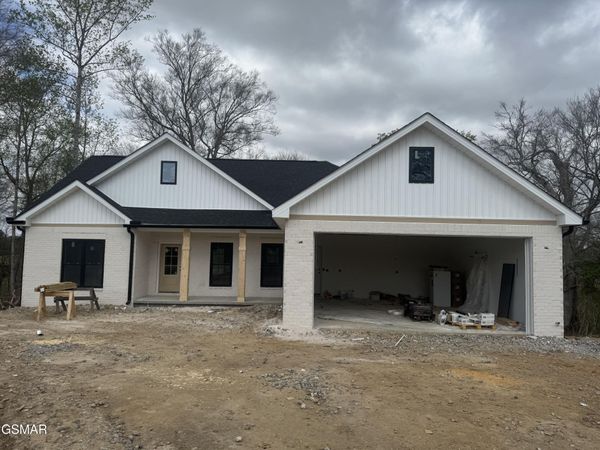 1430 Beechtop Lane, Kodak, TN 37764