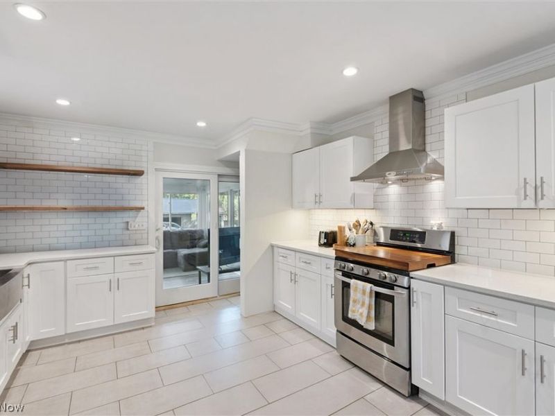 23052 Mastick Road, North Olmsted, OH 44070 Photo 16