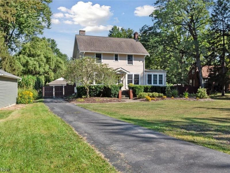 23052 Mastick Road, North Olmsted, OH 44070 Photo 2