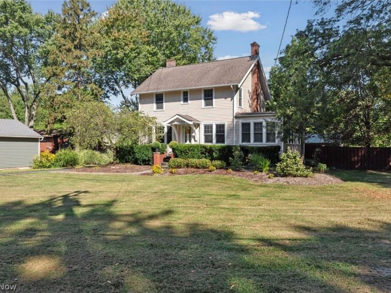 23052 Mastick Road, North Olmsted, OH 44070 Photo 3