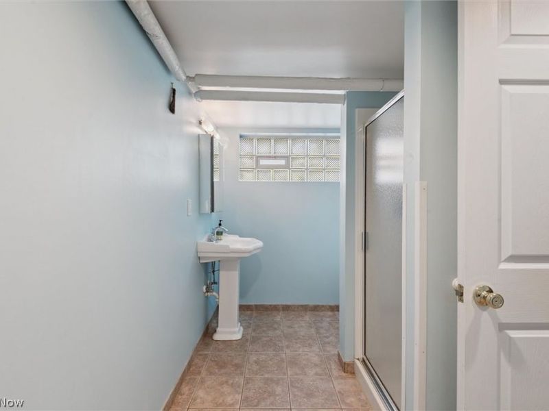 23052 Mastick Road, North Olmsted, OH 44070 Photo 30