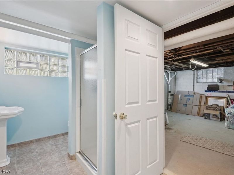 23052 Mastick Road, North Olmsted, OH 44070 Photo 32