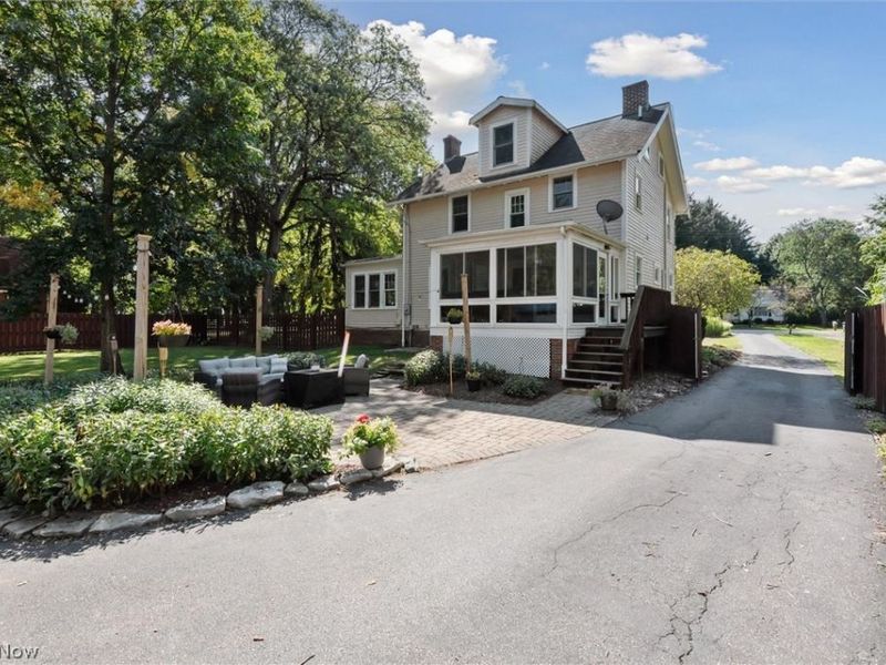 23052 Mastick Road, North Olmsted, OH 44070 Photo 41