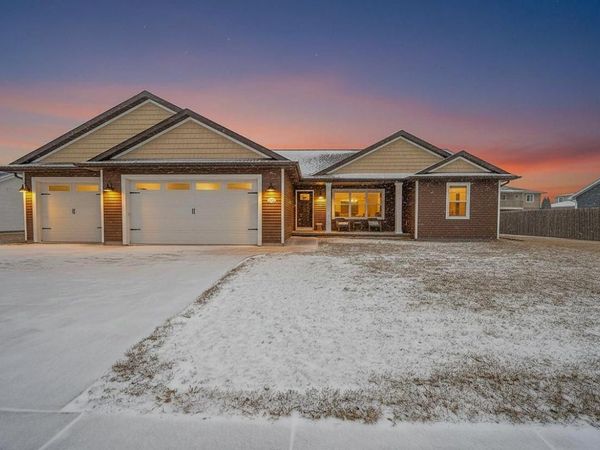 623 SWEET MEADOW LANE, Kaukauna, WI 54301