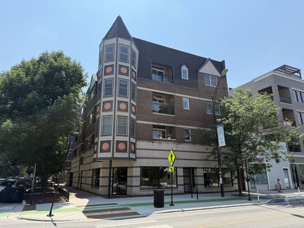 2301 W Belmont Avenue , Unit 1, Chicago, IL 60618