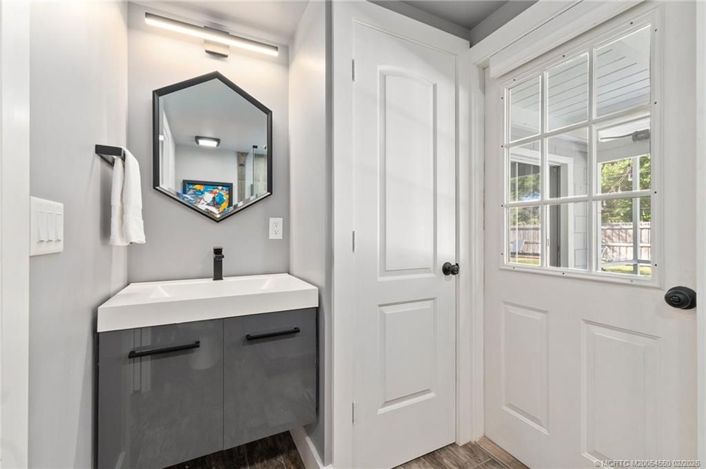 530 SW Manor Drive, Stuart, FL 34994 Photo