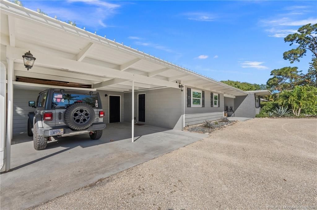 530 SW Manor Drive, Stuart, FL 34994 Photo