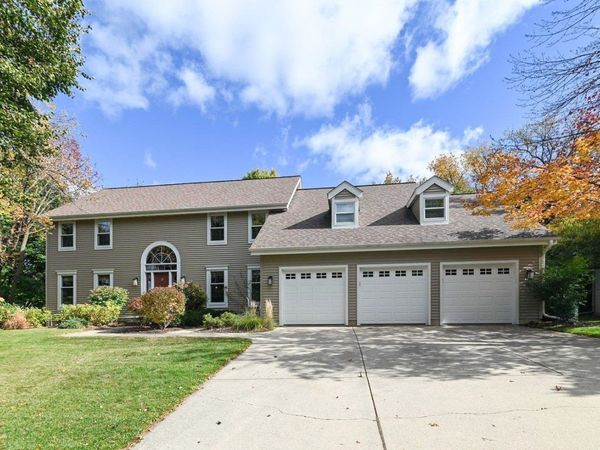 22 Pebble Beach Circle, Madison, WI 53717