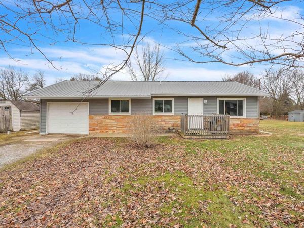 1909 Bodenhafer Drive, Kendallville, IN 46755