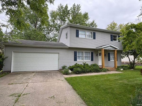 52191 Carriage Hills Drive, South Bend, IN 46635