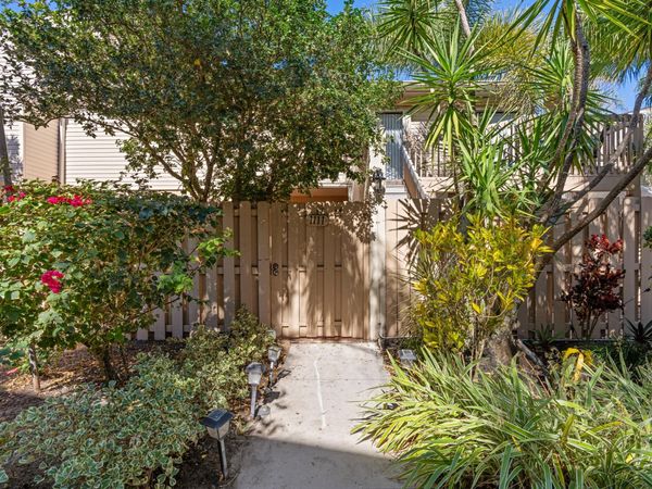 600 Executive Center Drive, Unit 111, West Palm Beach, FL 33401