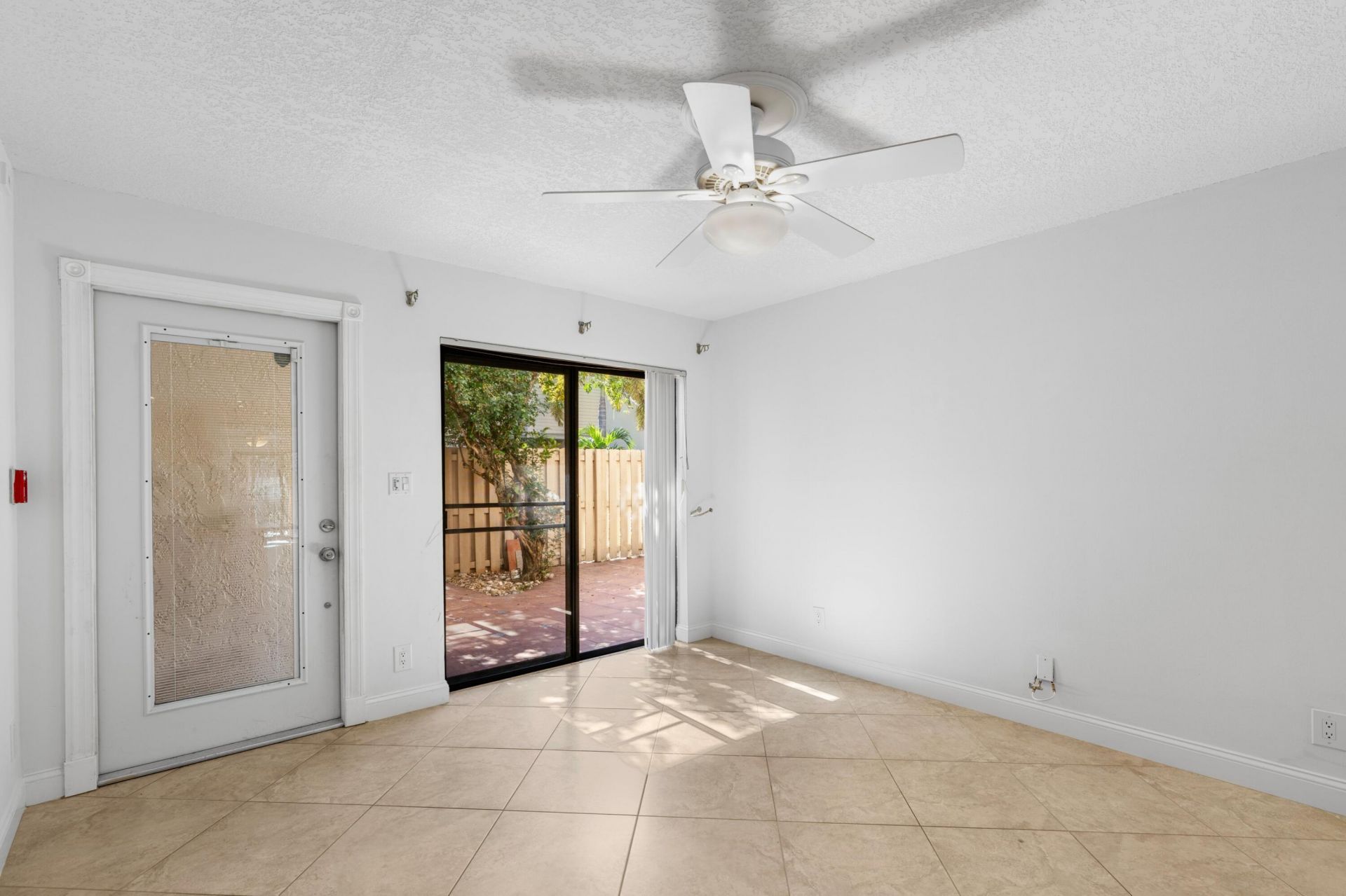 600 Executive Center Drive, Unit 111, West Palm Beach, FL 33401 Photo