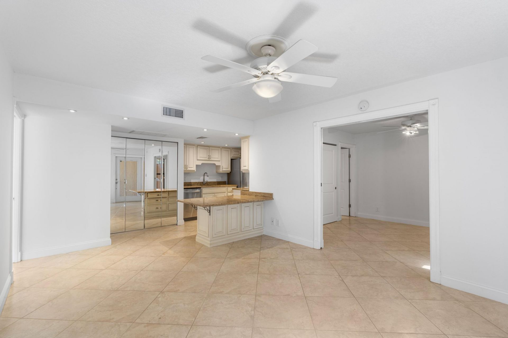 600 Executive Center Drive, Unit 111, West Palm Beach, FL 33401 Photo