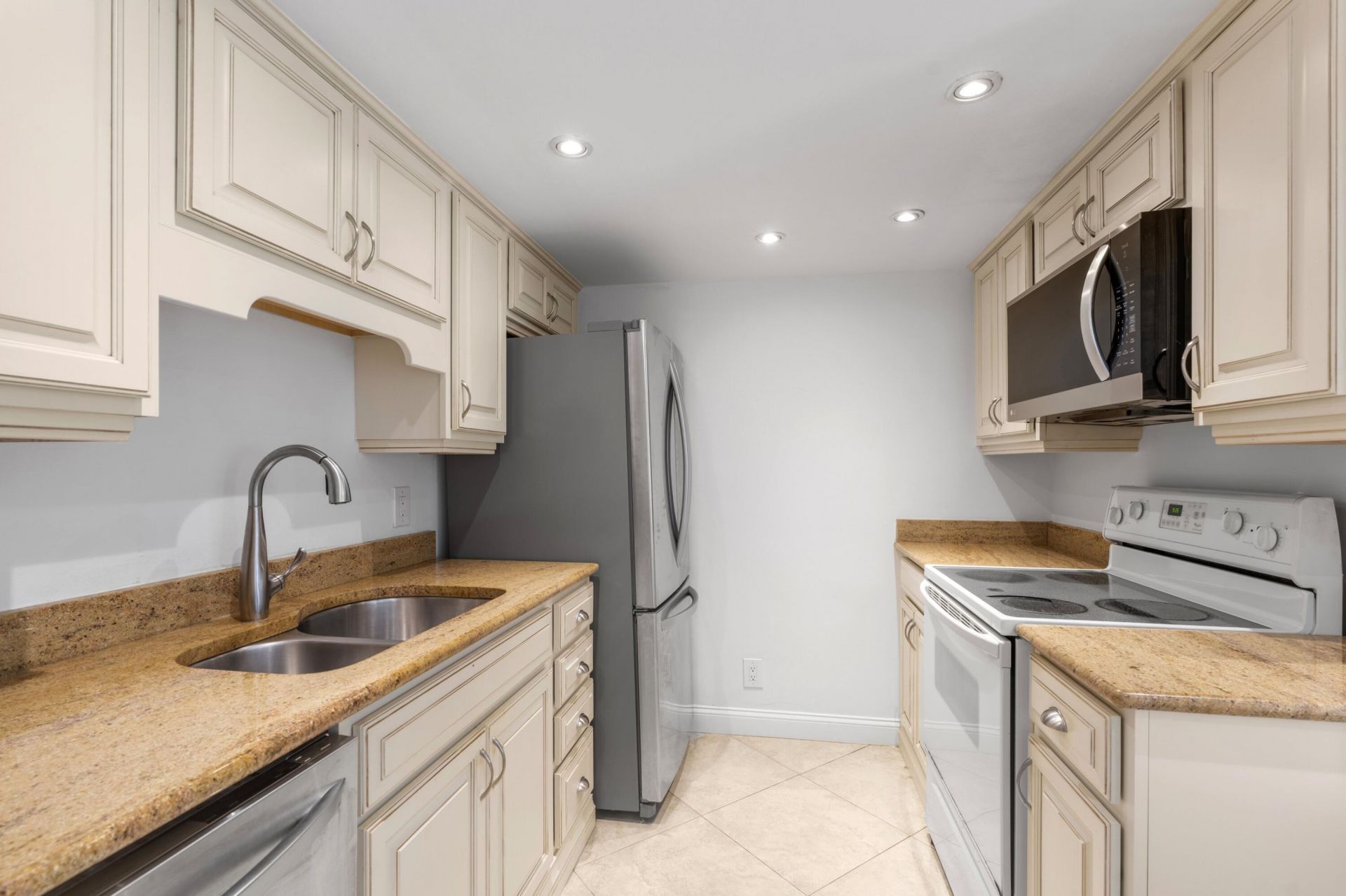 600 Executive Center Drive, Unit 111, West Palm Beach, FL 33401 Photo