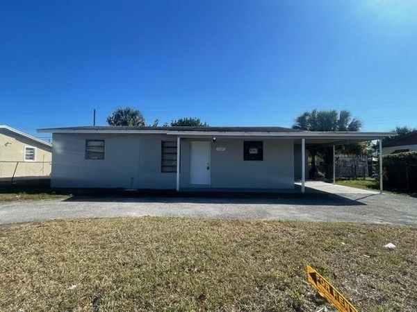 1129 W 23rd St, Riviera Beach, FL 33404