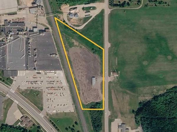 601 Main Avenue NE, Warroad, MN 56763