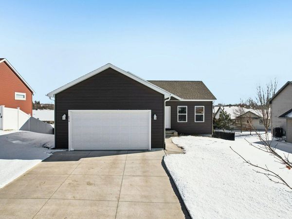 856 Ridgecrest Street, River Falls, WI 54022