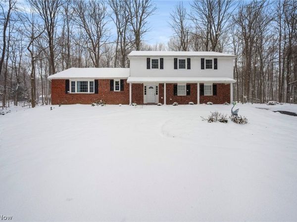 17987 Elliott Drive, Chagrin Falls, OH 44023