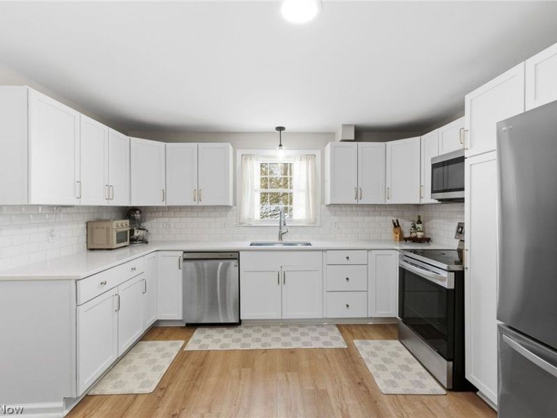 17987 Elliott Drive, Chagrin Falls, OH 44023 Photo 10