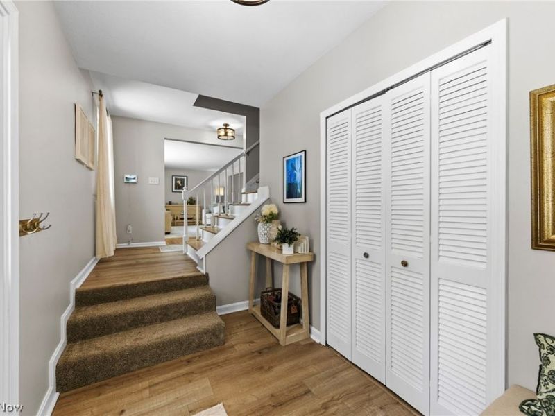 17987 Elliott Drive, Chagrin Falls, OH 44023 Photo 3