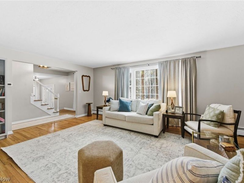 17987 Elliott Drive, Chagrin Falls, OH 44023 Photo 4