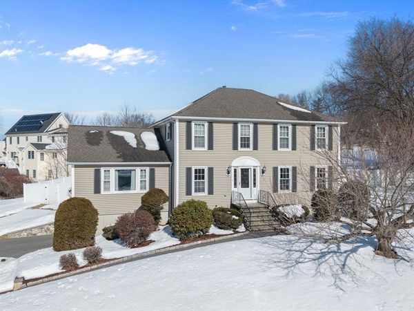 4 Thomas William Way, Chelmsford, MA 01824