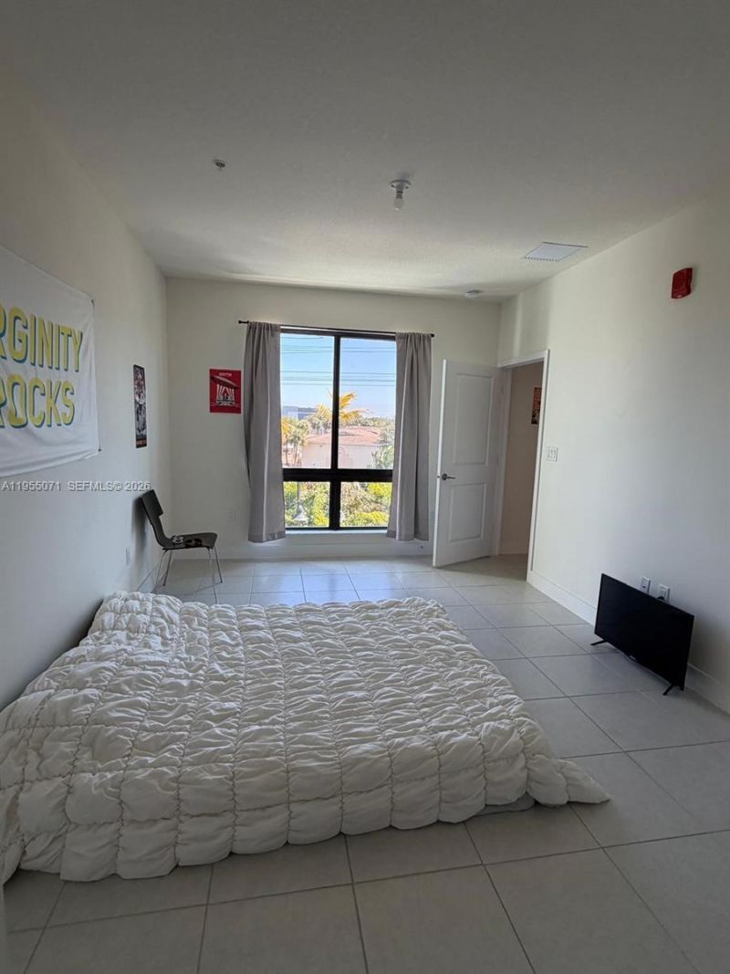 8001 NW 41st St , Unit F-310, Doral, FL 33166 Photo
