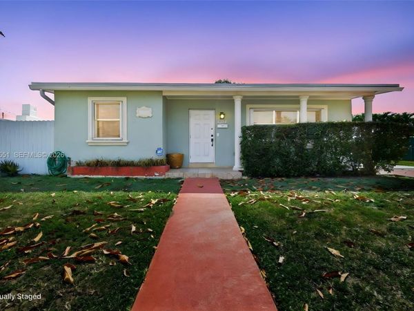 10720 SW 55th Ter, Miami, FL 33165