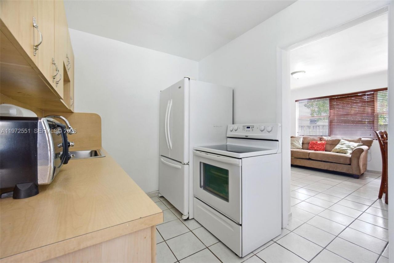 10720 SW 55th Ter, Miami, FL 33165 Photo