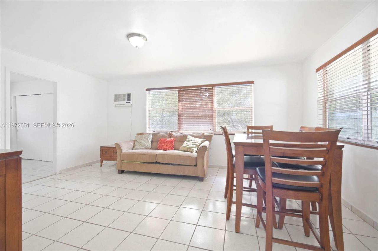 10720 SW 55th Ter, Miami, FL 33165 Photo