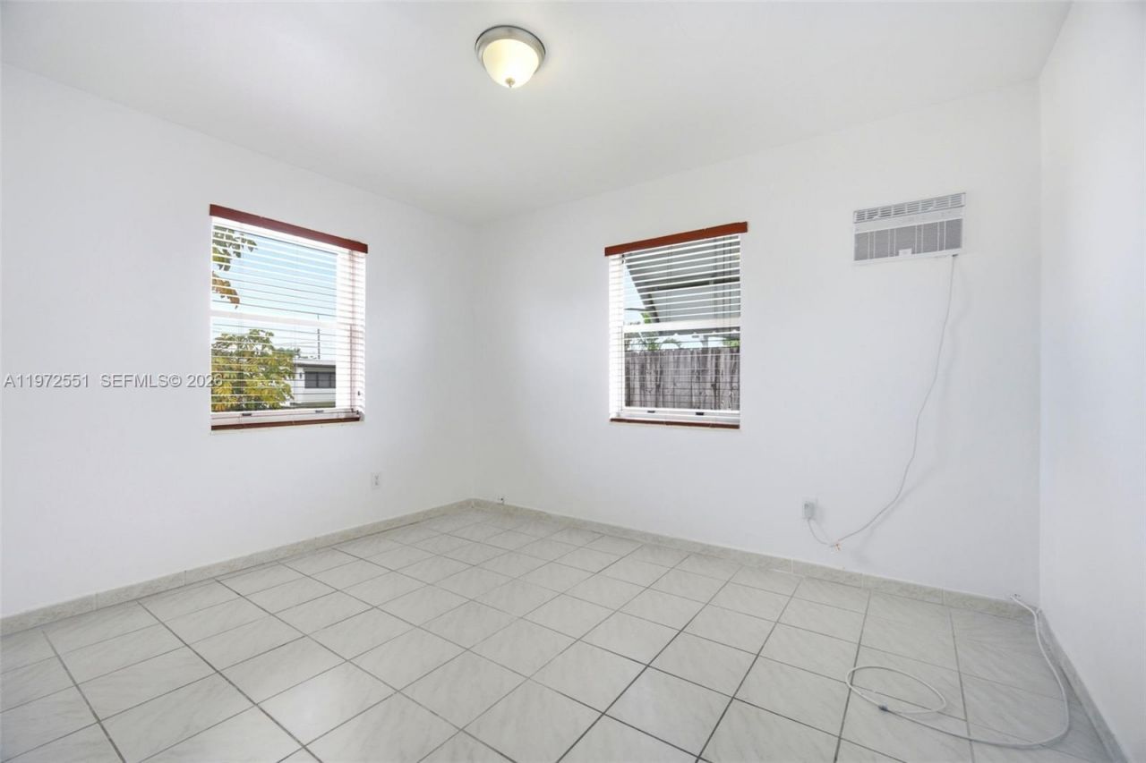 10720 SW 55th Ter, Miami, FL 33165 Photo