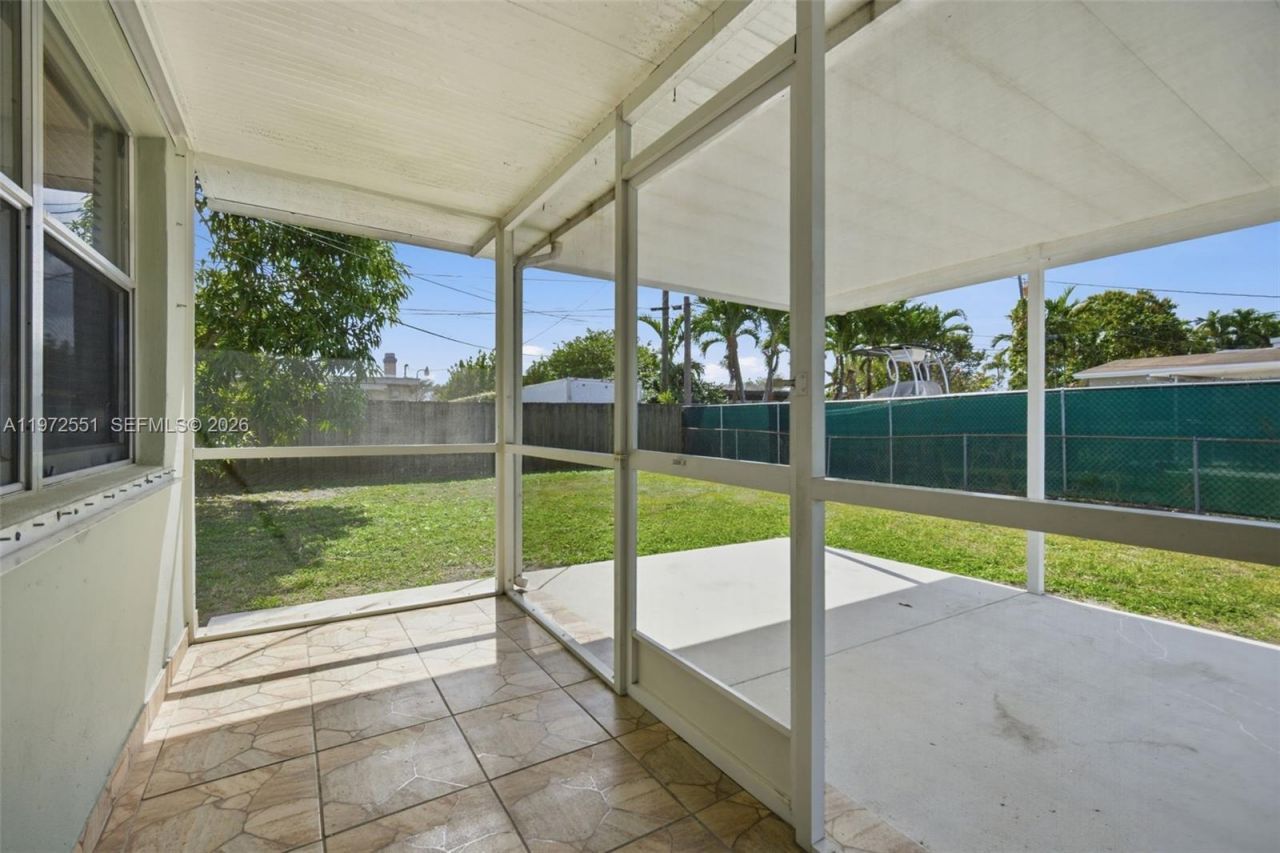 10720 SW 55th Ter, Miami, FL 33165 Photo