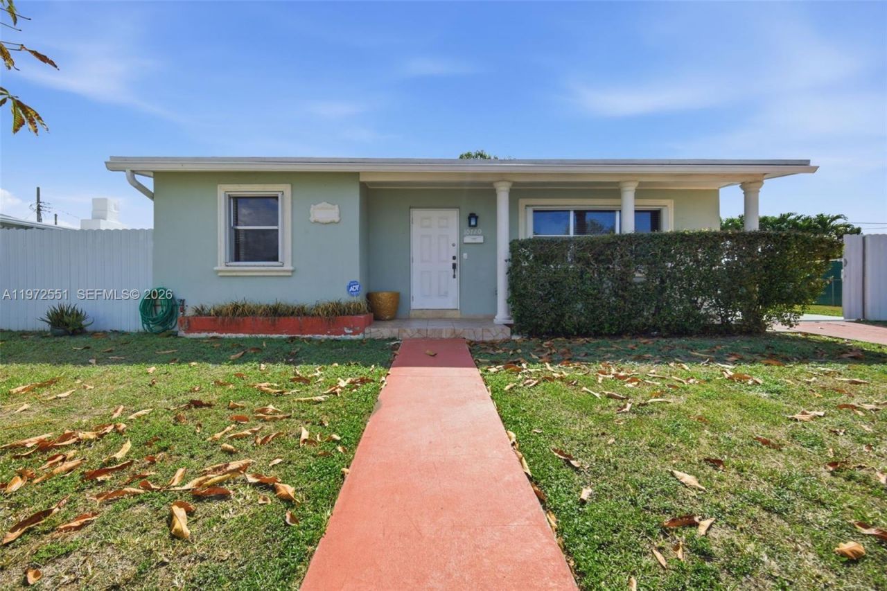 10720 SW 55th Ter, Miami, FL 33165 Photo