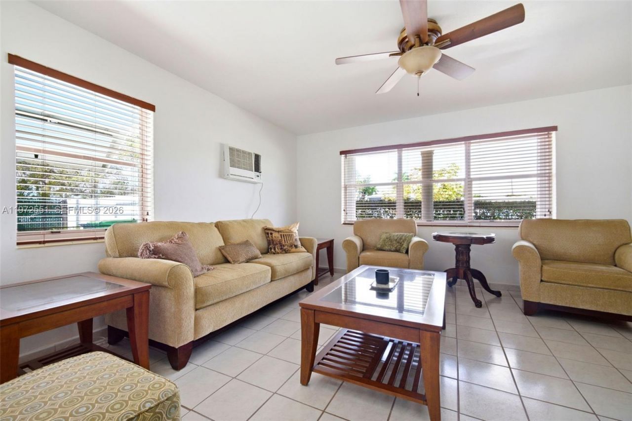 10720 SW 55th Ter, Miami, FL 33165 Photo