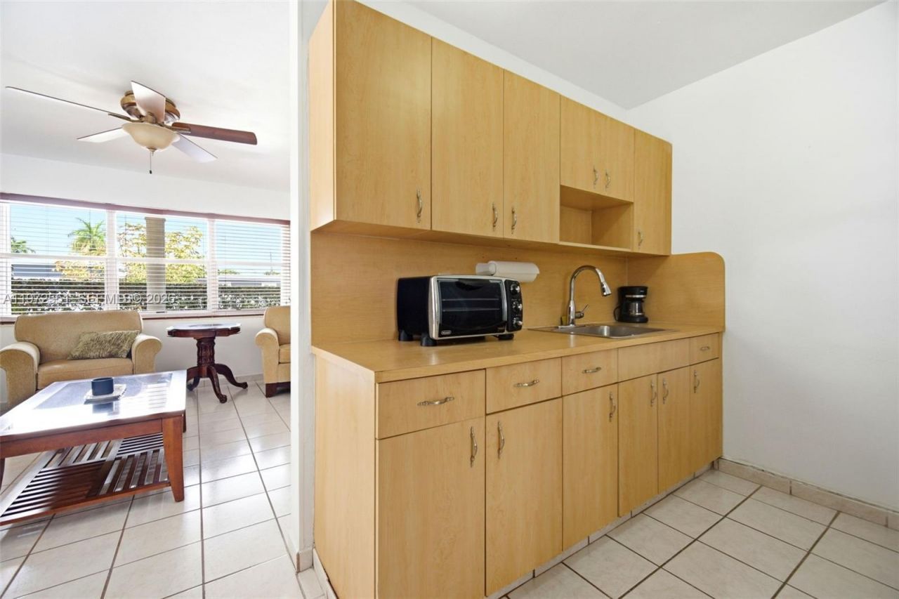 10720 SW 55th Ter, Miami, FL 33165 Photo