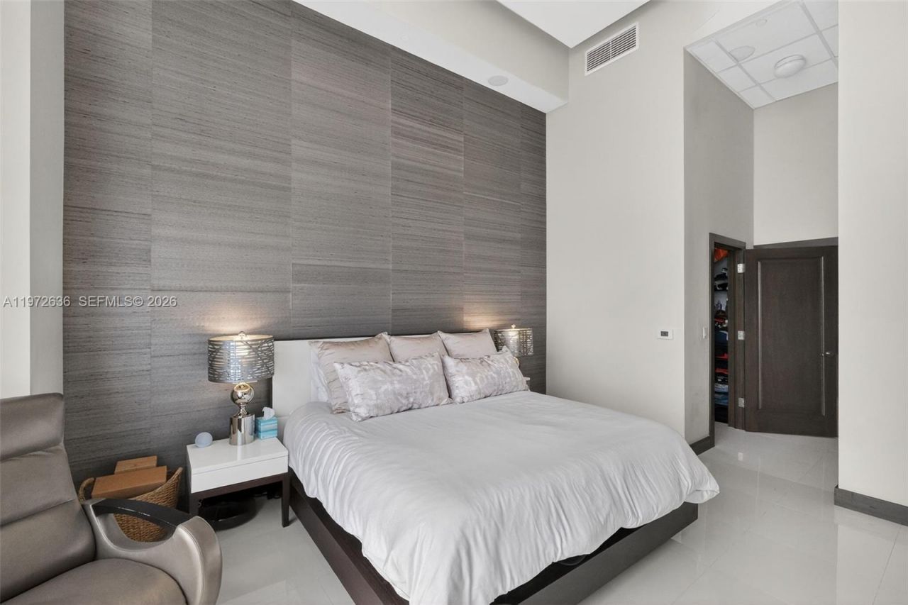 495 Brickell Avenue, Unit 2201, Miami, FL 33131 Photo