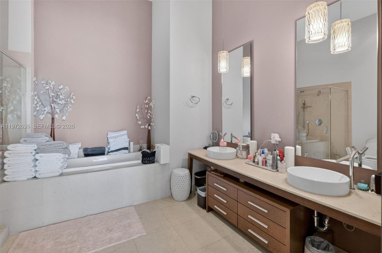 495 Brickell Avenue, Unit 2201, Miami, FL 33131 Photo