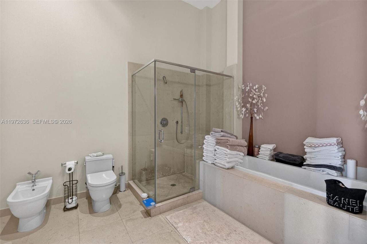 495 Brickell Avenue, Unit 2201, Miami, FL 33131 Photo