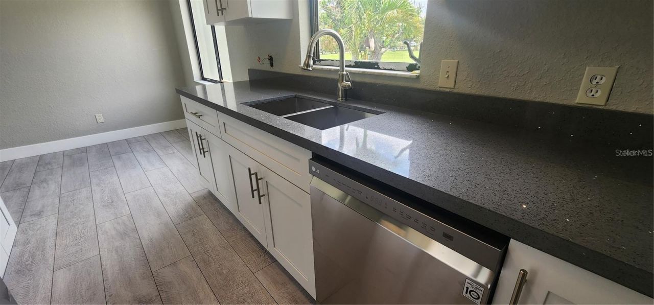 541 E Virginia Avenue, Punta Gorda, FL 33950 Photo