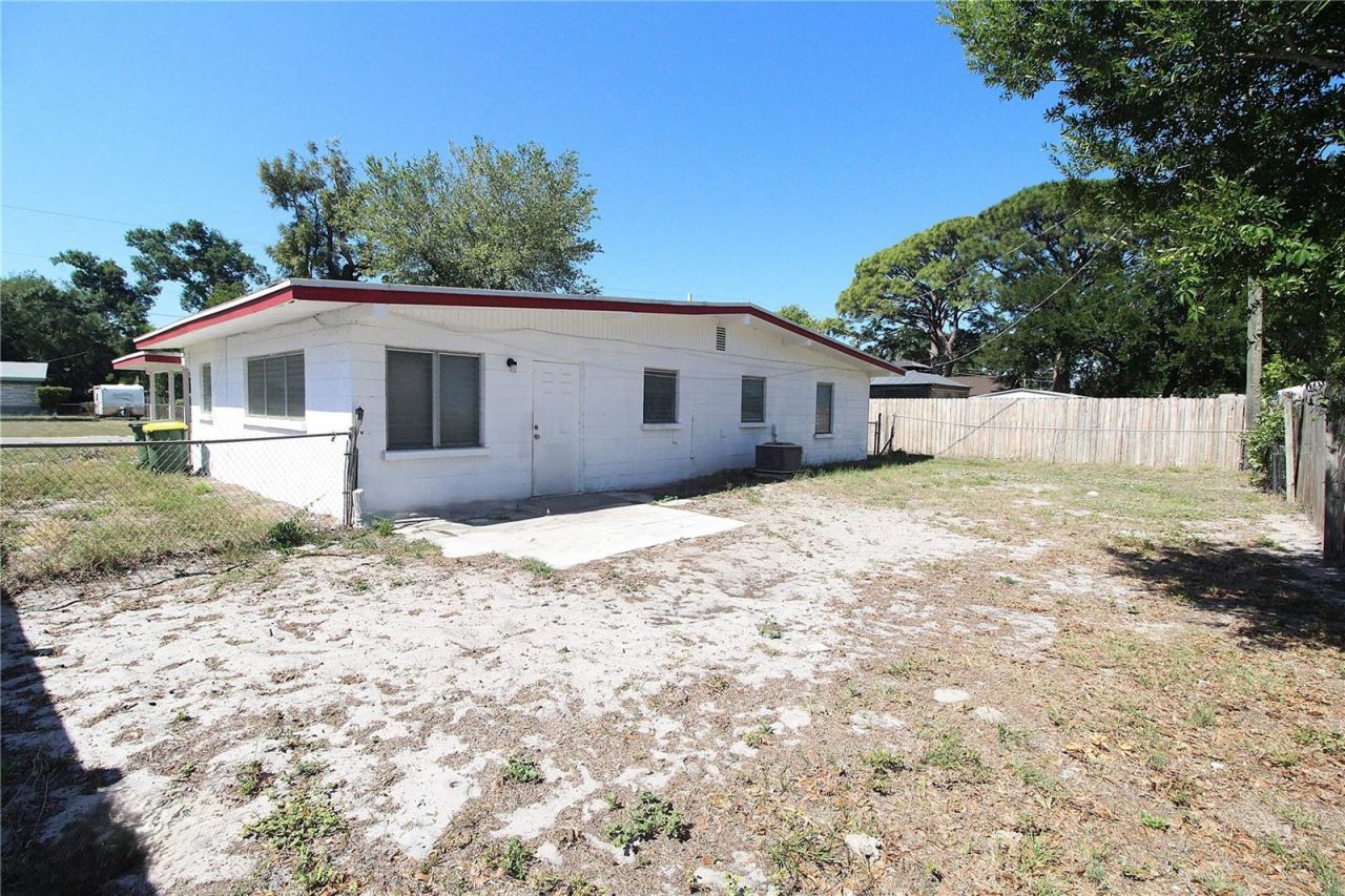 3365 Melody Ln, Sarasota, FL 34237 Photo