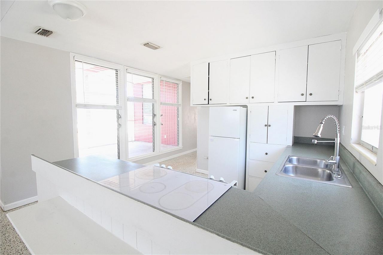 3365 Melody Ln, Sarasota, FL 34237 Photo
