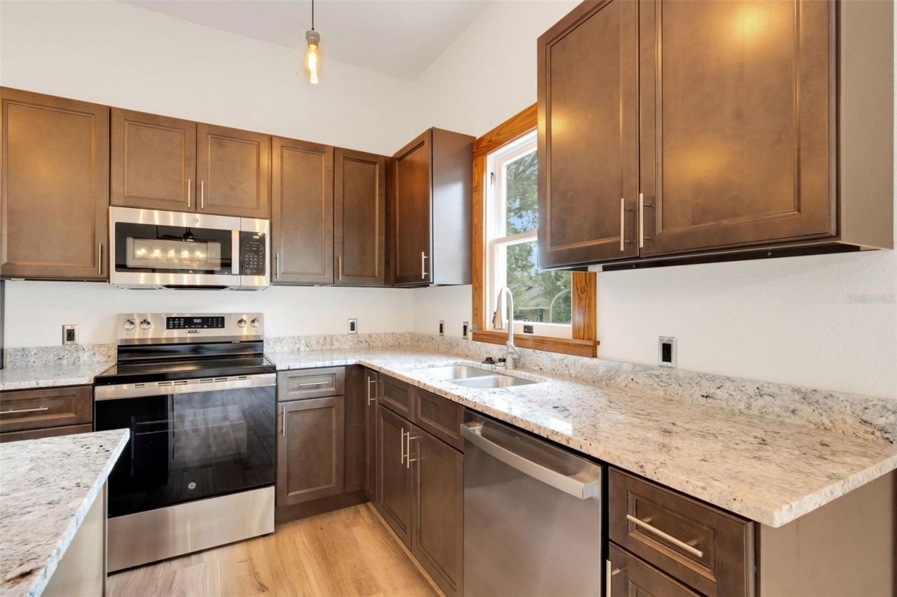 711 E Lime Street , Lakeland, FL 33801 Photo