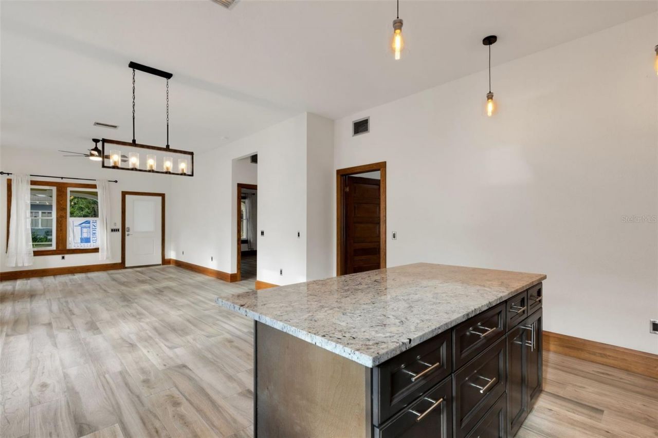 711 E Lime Street , Lakeland, FL 33801 Photo