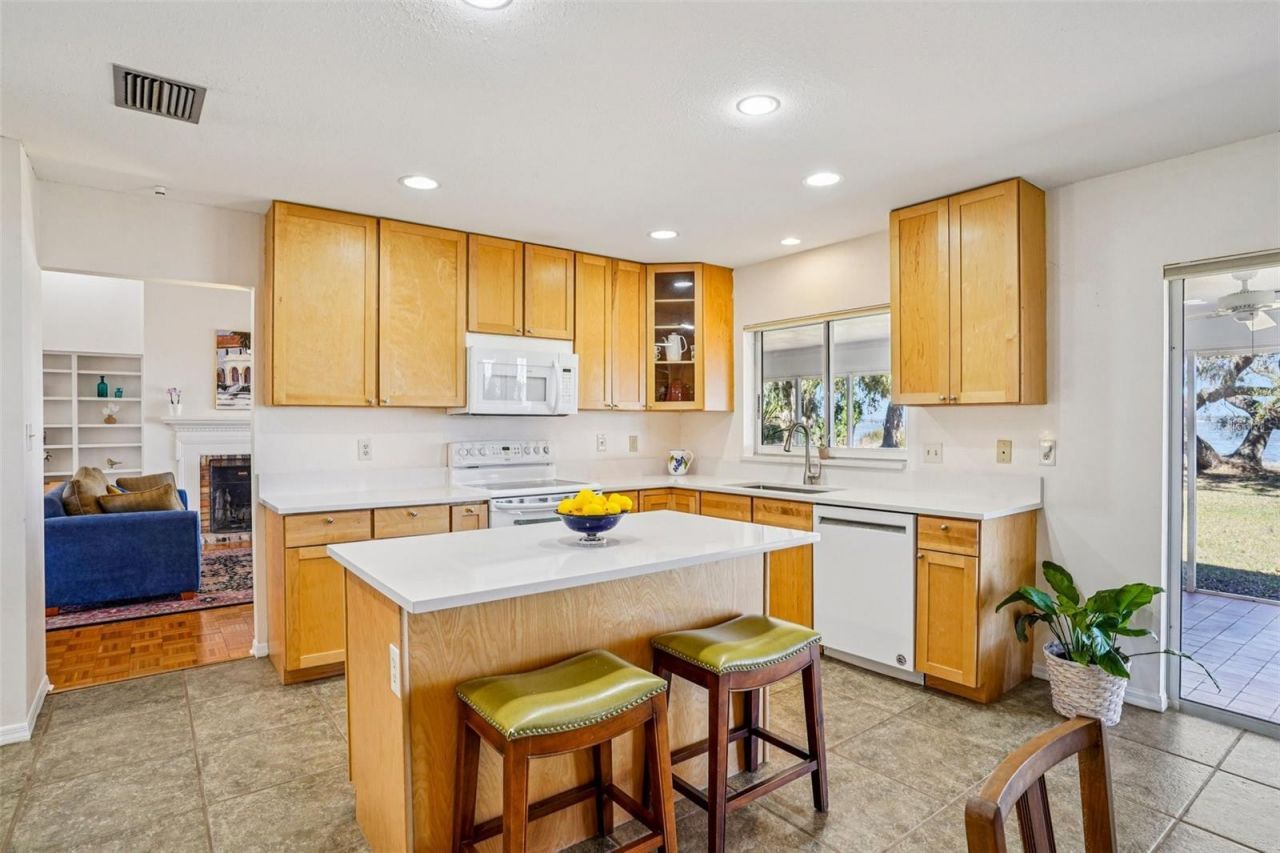 37048 County Road 452 , Grand Island, FL 32735 Photo