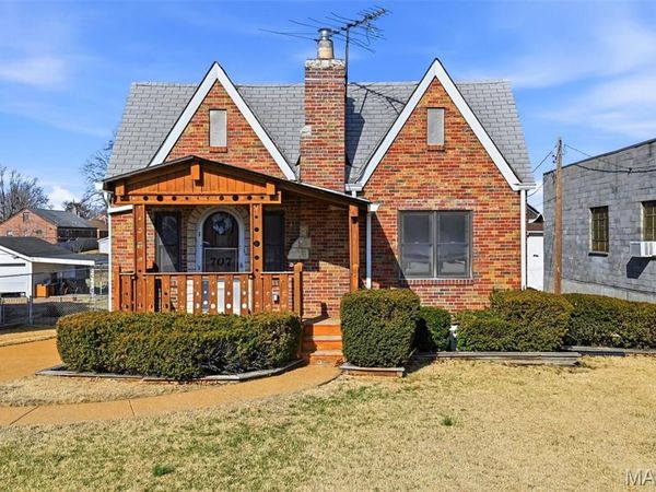 707 Pardella Avenue , St Louis, MO 63125