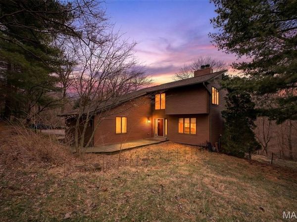 3 Deerwood Trail, Fairview Heights, IL 62208