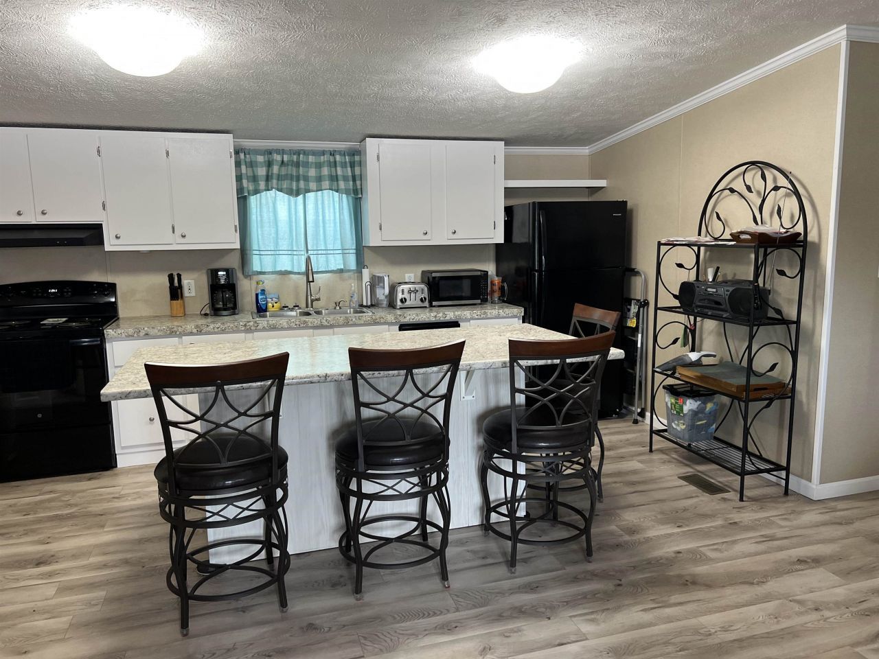 1617 Crystal Lake Dr.  Photo 14