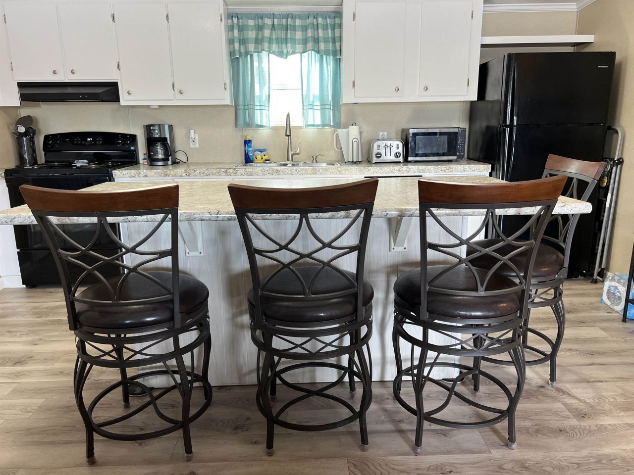 1617 Crystal Lake Dr. Photo 16