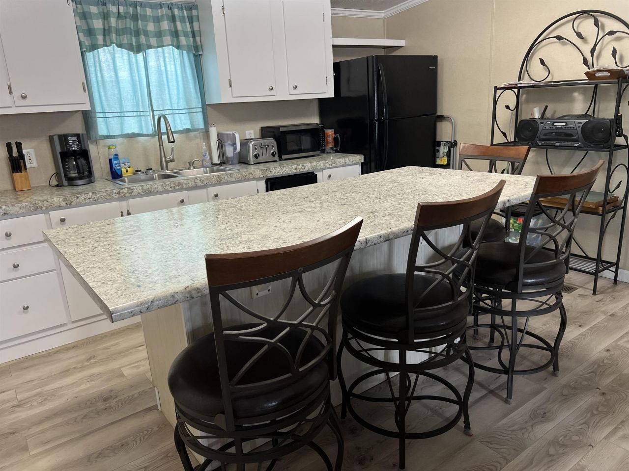 1617 Crystal Lake Dr.  Photo 18